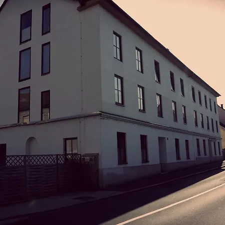 Meljska Hostal *